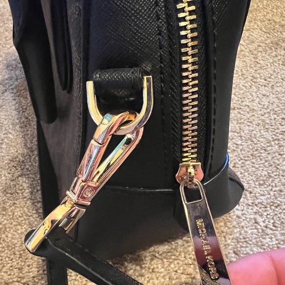 Like New Michael Kors Satchel - Picture 11 of 16